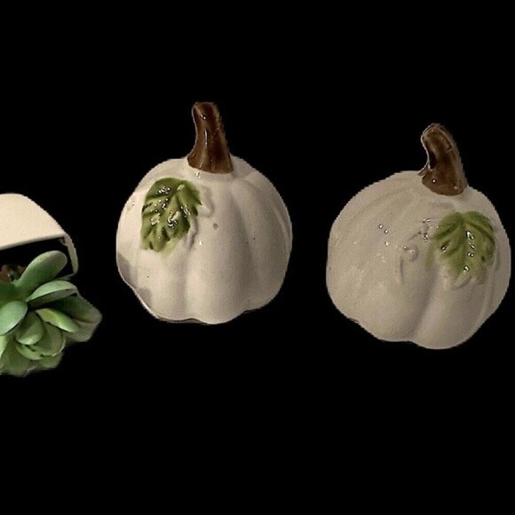 Ceramic White Pumpkins‎ Home Tier Display - Picture 3 of 5